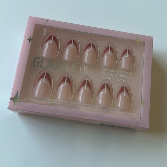 ♥️Glamnetic Press On Nails♥️ - Picture 1 of 3